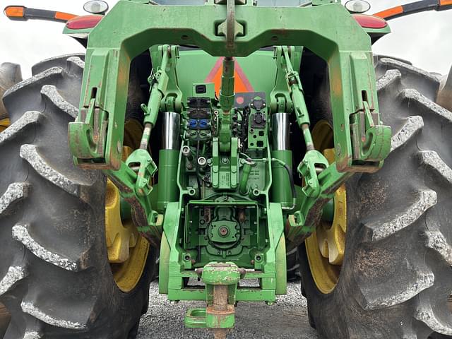 Image of John Deere 8310R equipment image 4