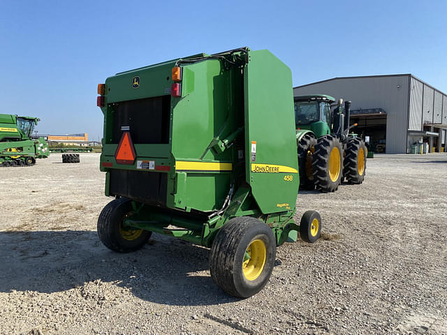 Image of John Deere 458 MegaWide Plus equipment image 4