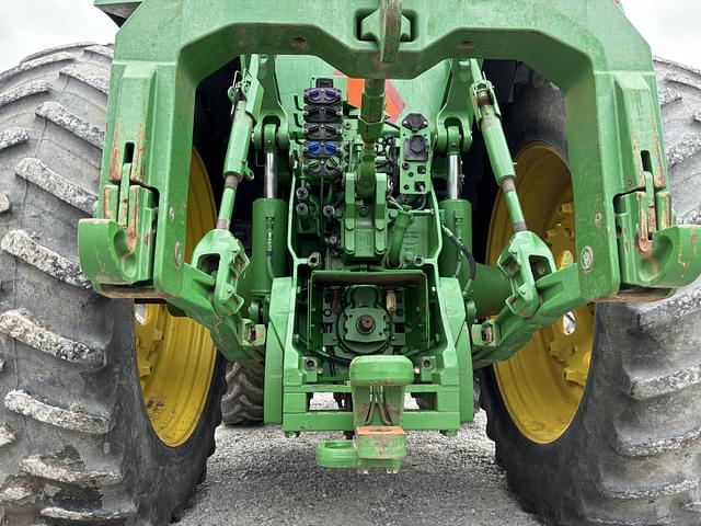 Image of John Deere 8310R equipment image 4