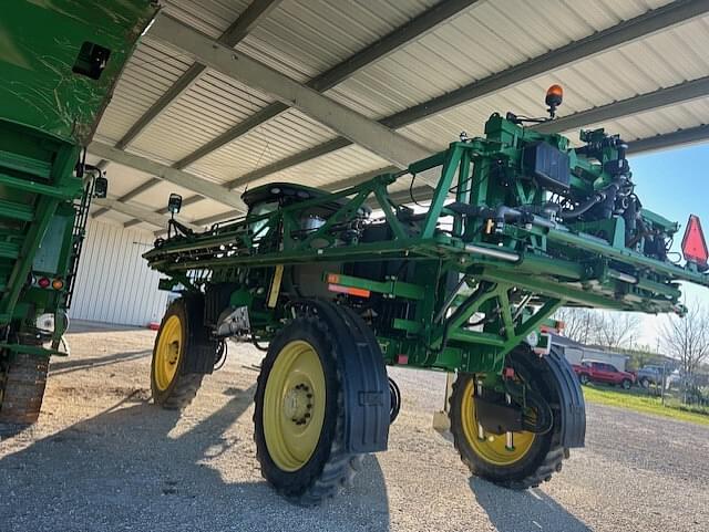 Image of John Deere R4030 equipment image 1