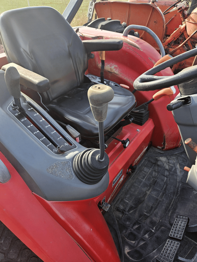Image of Massey Ferguson 1749 equipment image 1