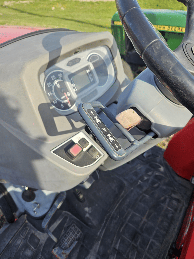 Image of Massey Ferguson 1749 equipment image 3