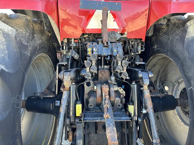 Image of Case IH Magnum 180 equipment image 4