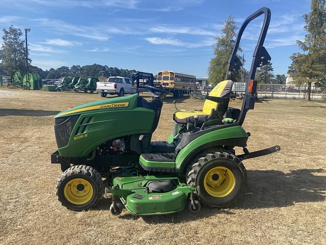 Image of John Deere 1025R equipment image 1