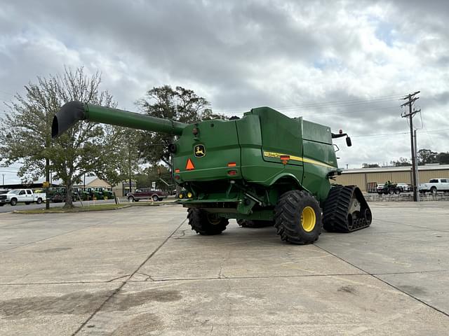 Image of John Deere S680 equipment image 4