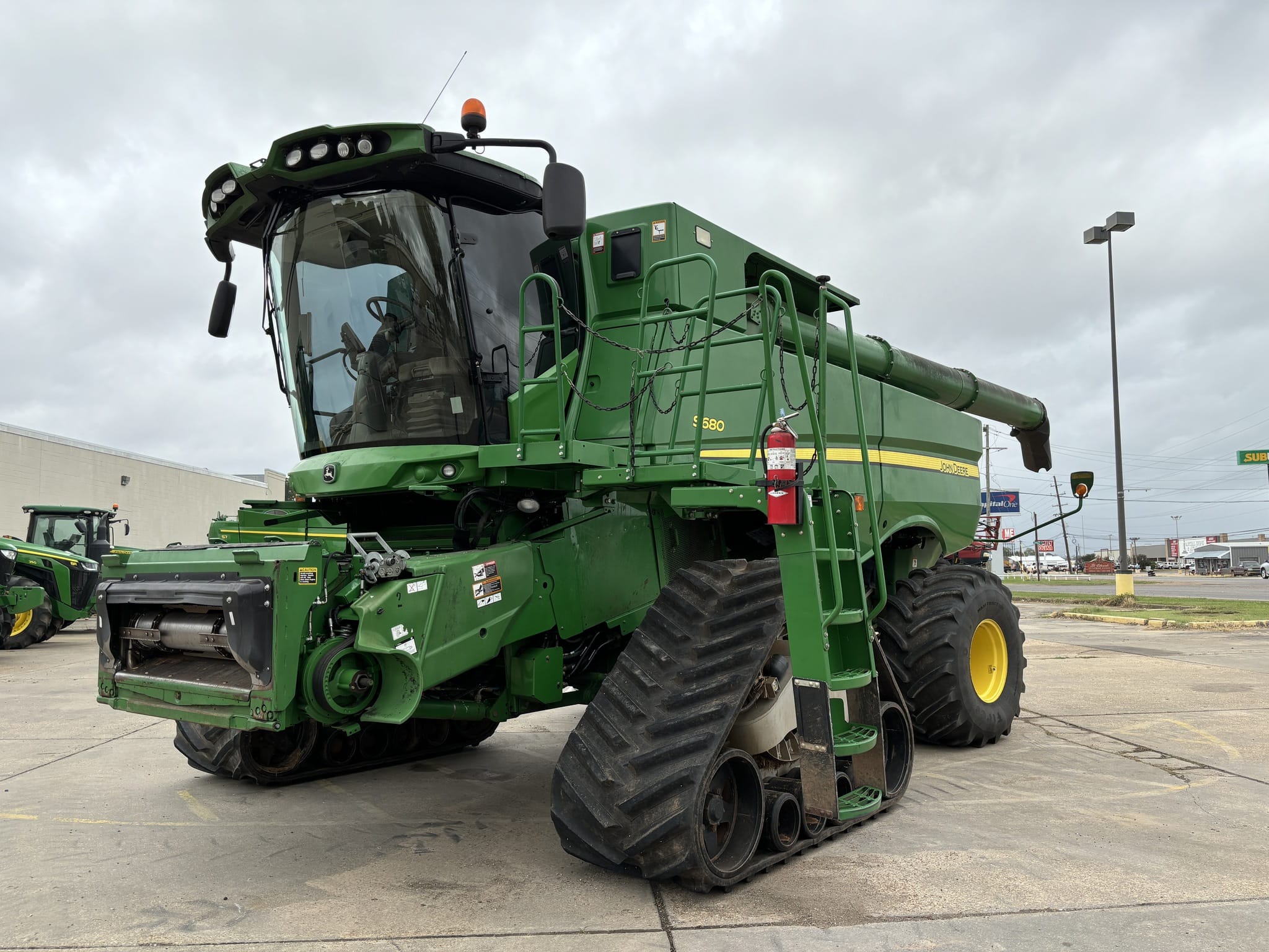 Main image John Deere S680