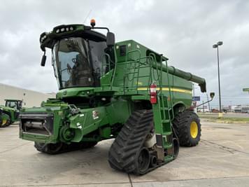 Main image John Deere S680