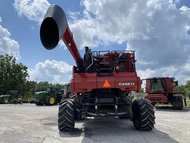 Image of Case IH 8240 equipment image 3