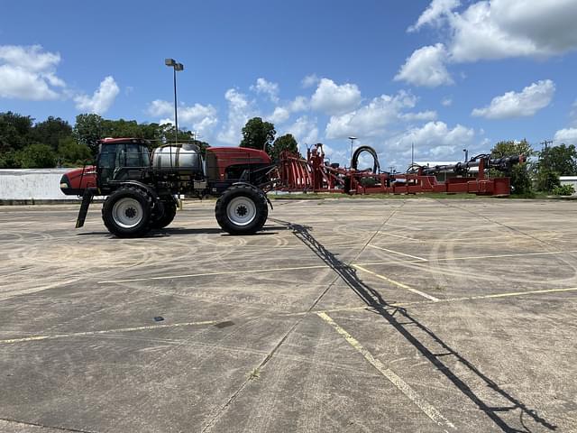 Image of Case IH Patriot 3240 equipment image 2