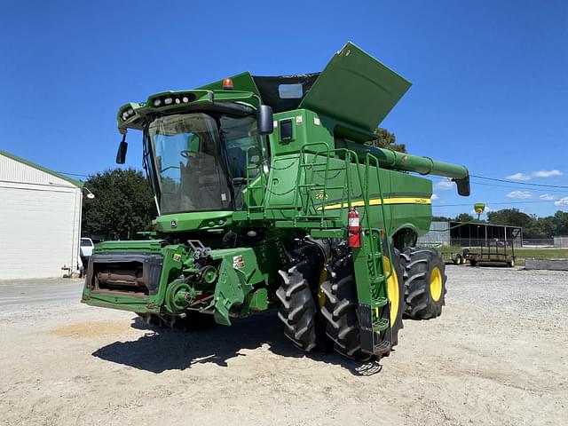 Image of John Deere S690 equipment image 2