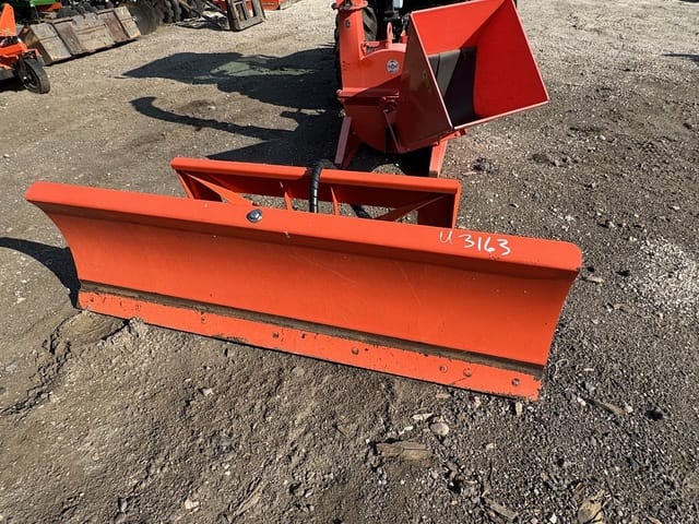 2016 Kubota B2673 Equipment Image0