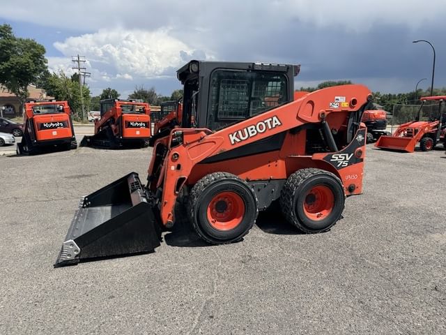 2016 Kubota SSV75 Equipment Image0