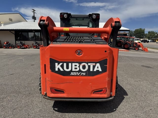 2016 Kubota SSV75 Equipment Image0