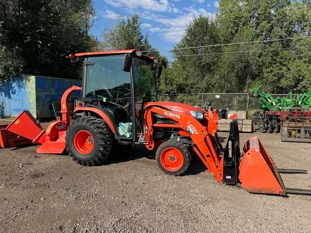 Image of Kubota B2650 Primary Image