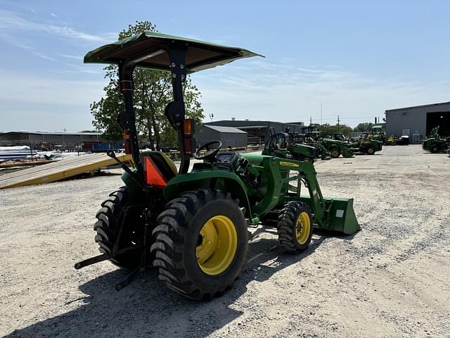 Image of John Deere 3025E equipment image 4