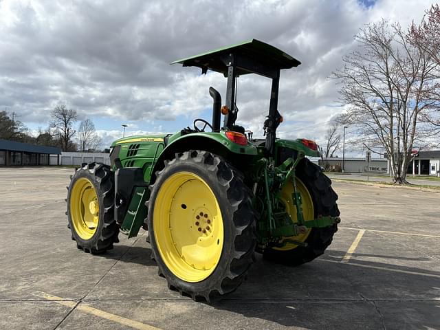 Image of John Deere 6120M equipment image 2