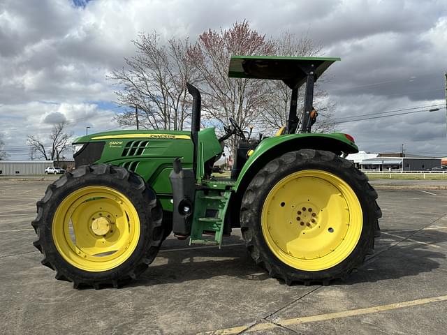 Image of John Deere 6120M equipment image 1