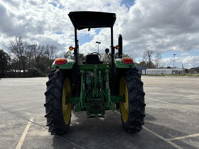 Image of John Deere 6120M equipment image 3