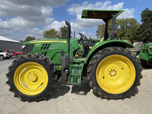 Image of John Deere 6120M equipment image 1