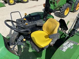 Main image John Deere 6120M 17