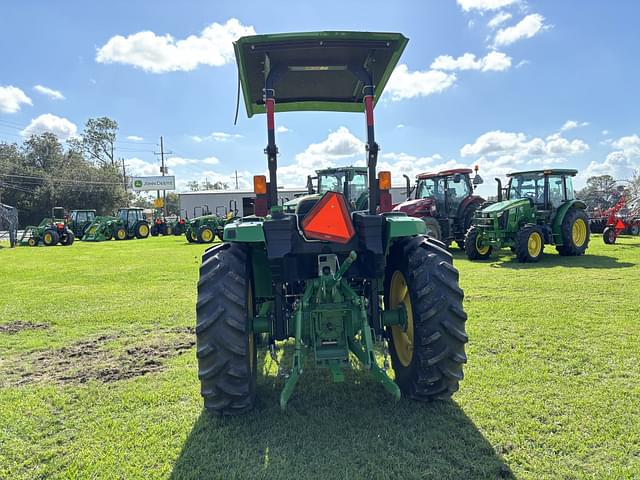 Image of John Deere 4066M equipment image 3