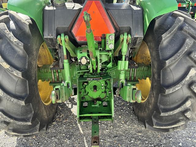 Image of John Deere 5055E equipment image 4