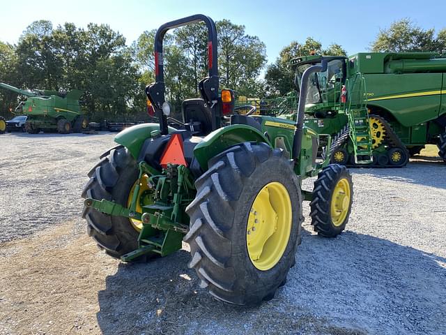 Image of John Deere 5065E equipment image 4