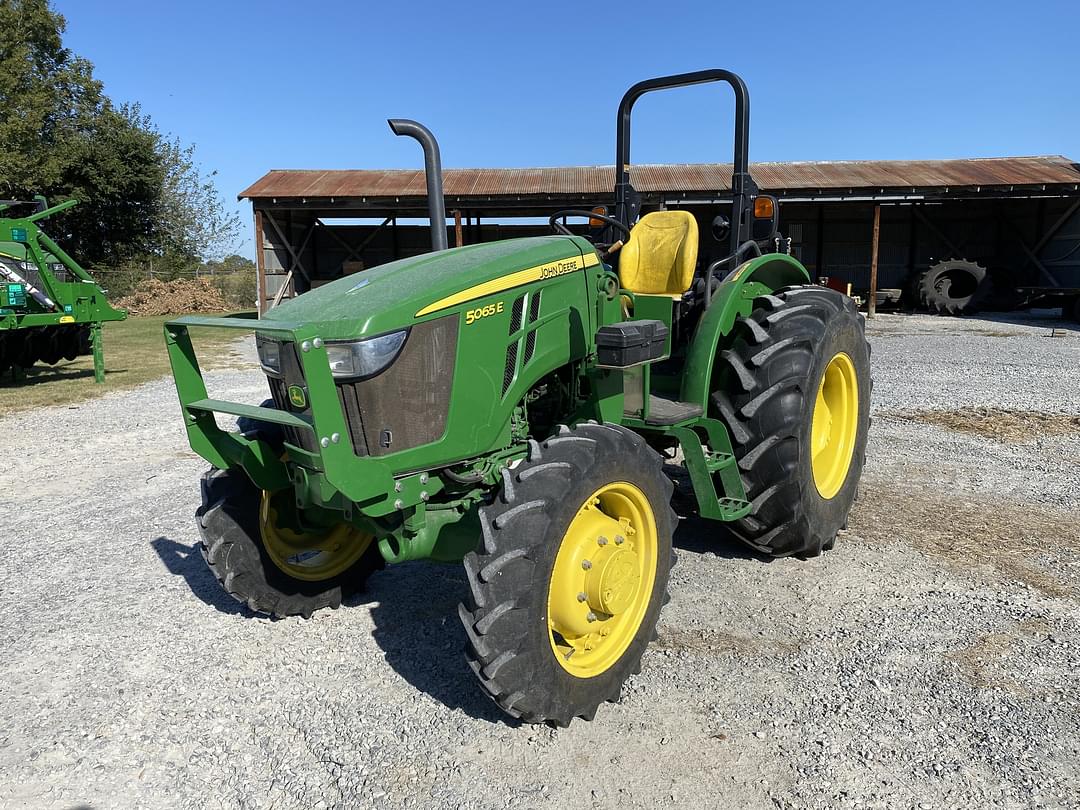 Image of John Deere 5065E Primary image