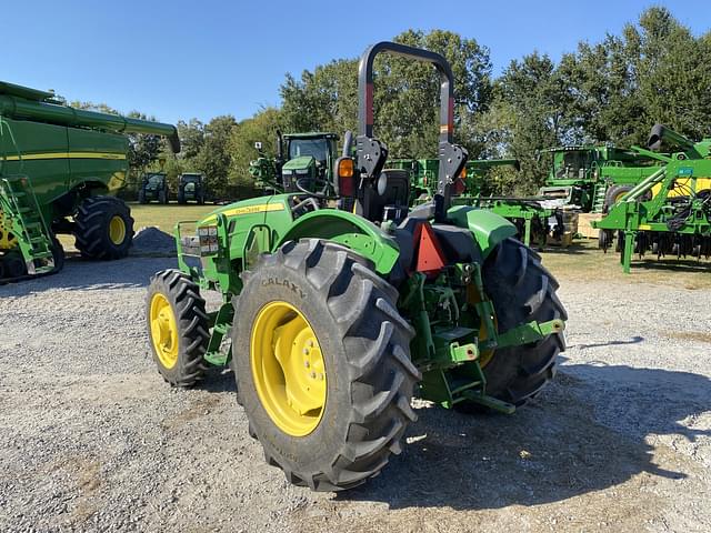 Image of John Deere 5065E equipment image 2