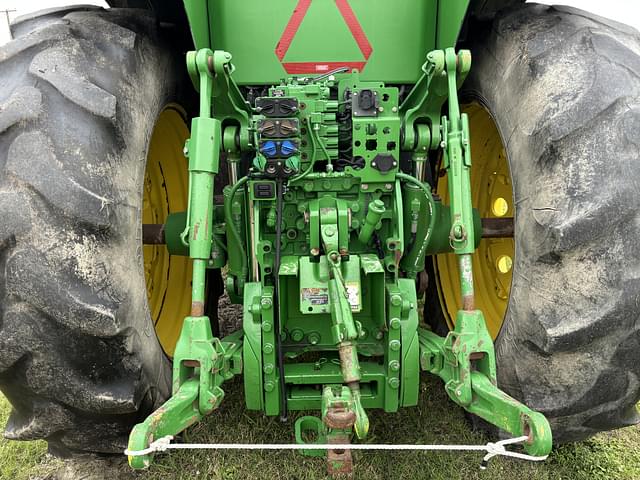 Image of John Deere 7210R equipment image 4