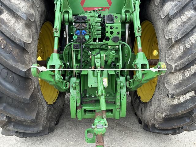 Image of John Deere 7210R equipment image 4