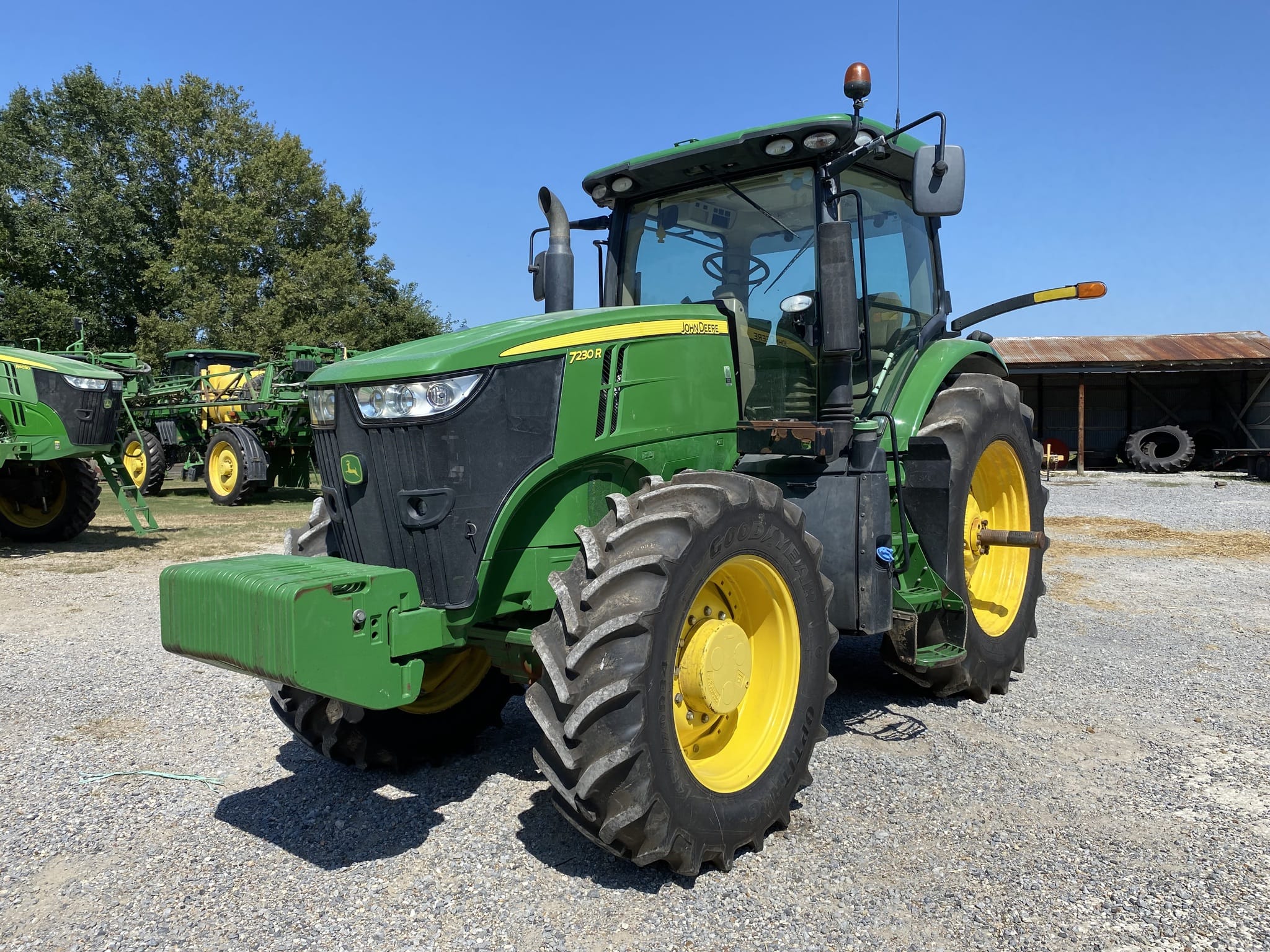 2018 John Deere 7230R Equipment Image0
