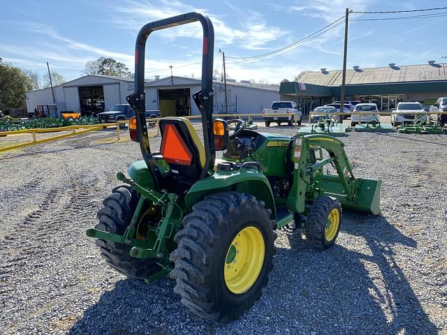 Image of John Deere 3033R equipment image 4