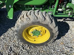 Main image John Deere 3033R 9