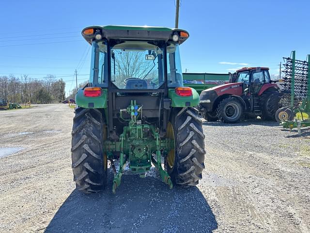 Image of John Deere 5100E equipment image 3