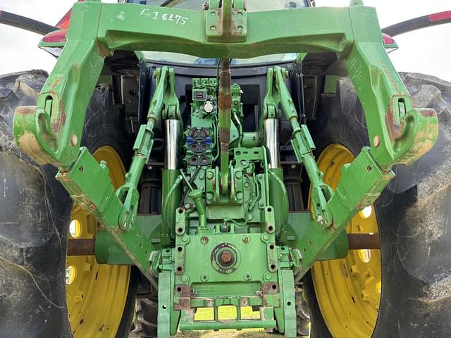 Image of John Deere 6175R equipment image 4