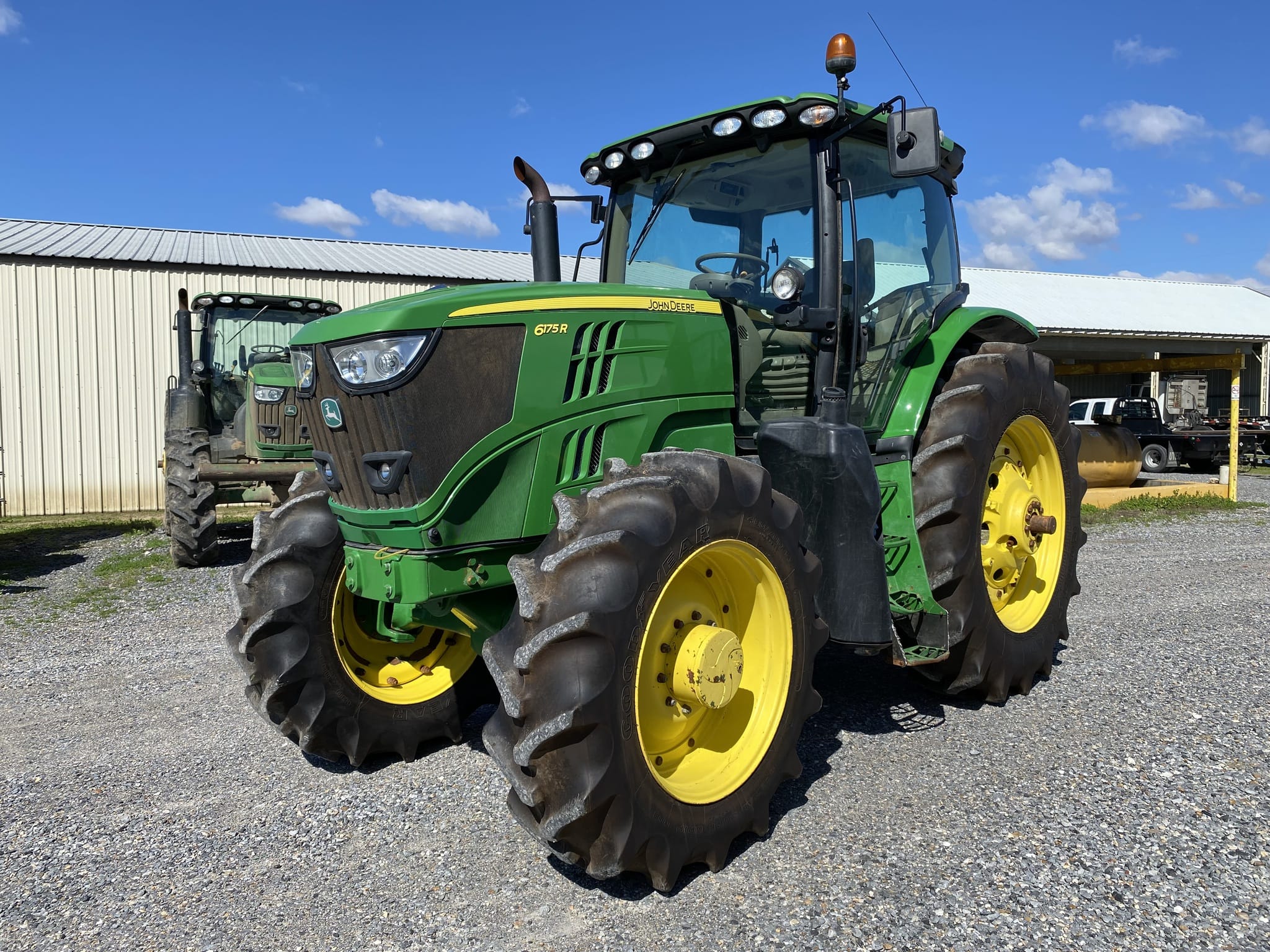 2019 John Deere 6175R Equipment Image0