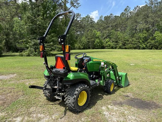 Image of John Deere 1023E equipment image 4
