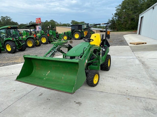2020 John Deere 1025R Equipment Image0