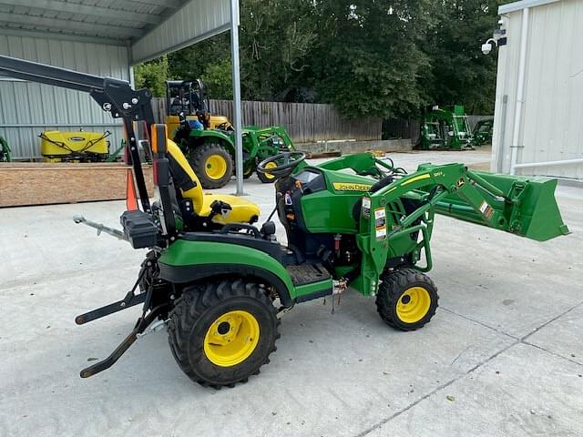 Image of John Deere 1025R equipment image 3