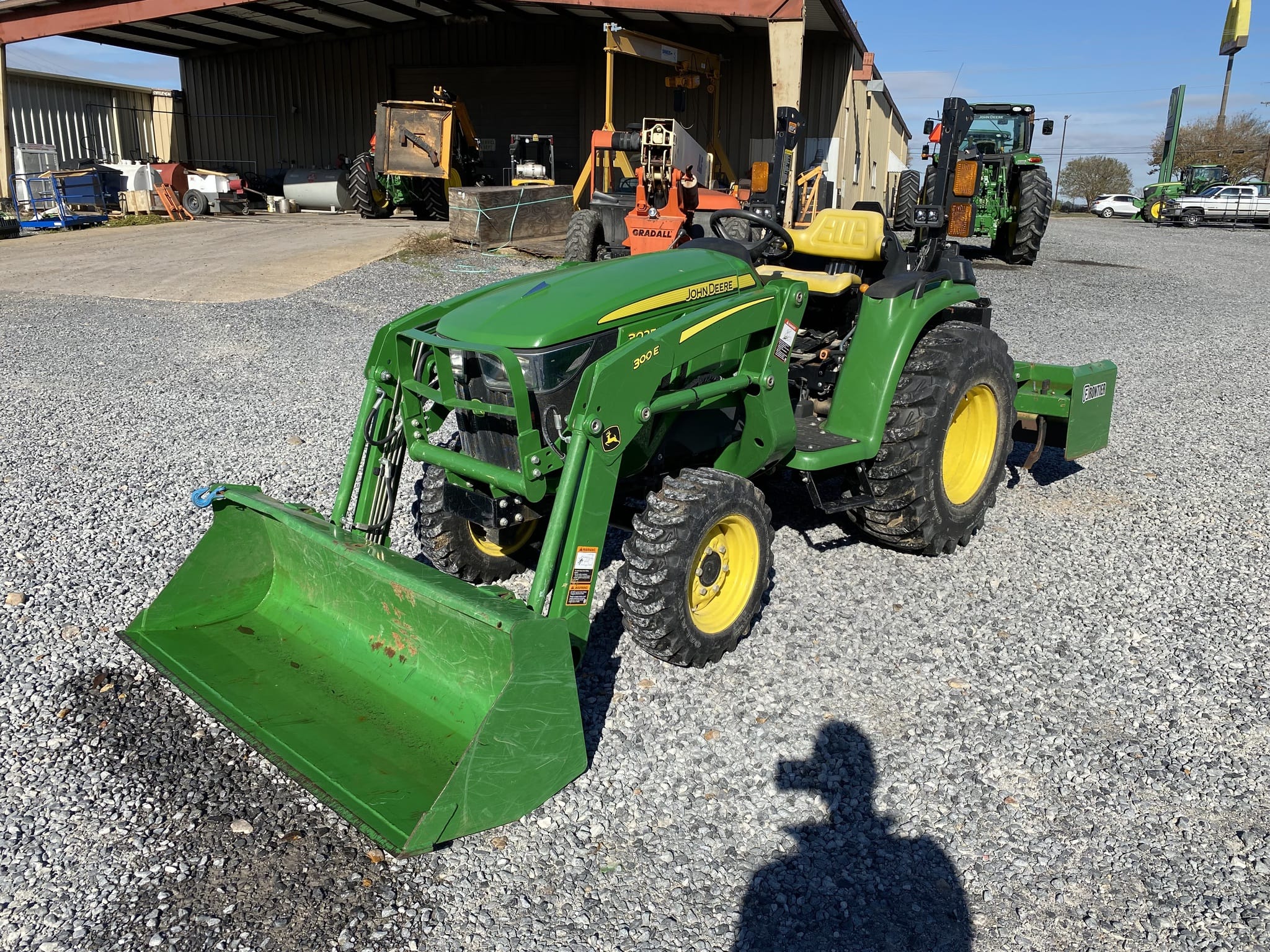 2020 John Deere 3025E Equipment Image0