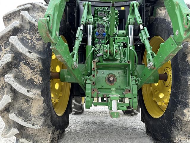 Image of John Deere 6175R equipment image 4