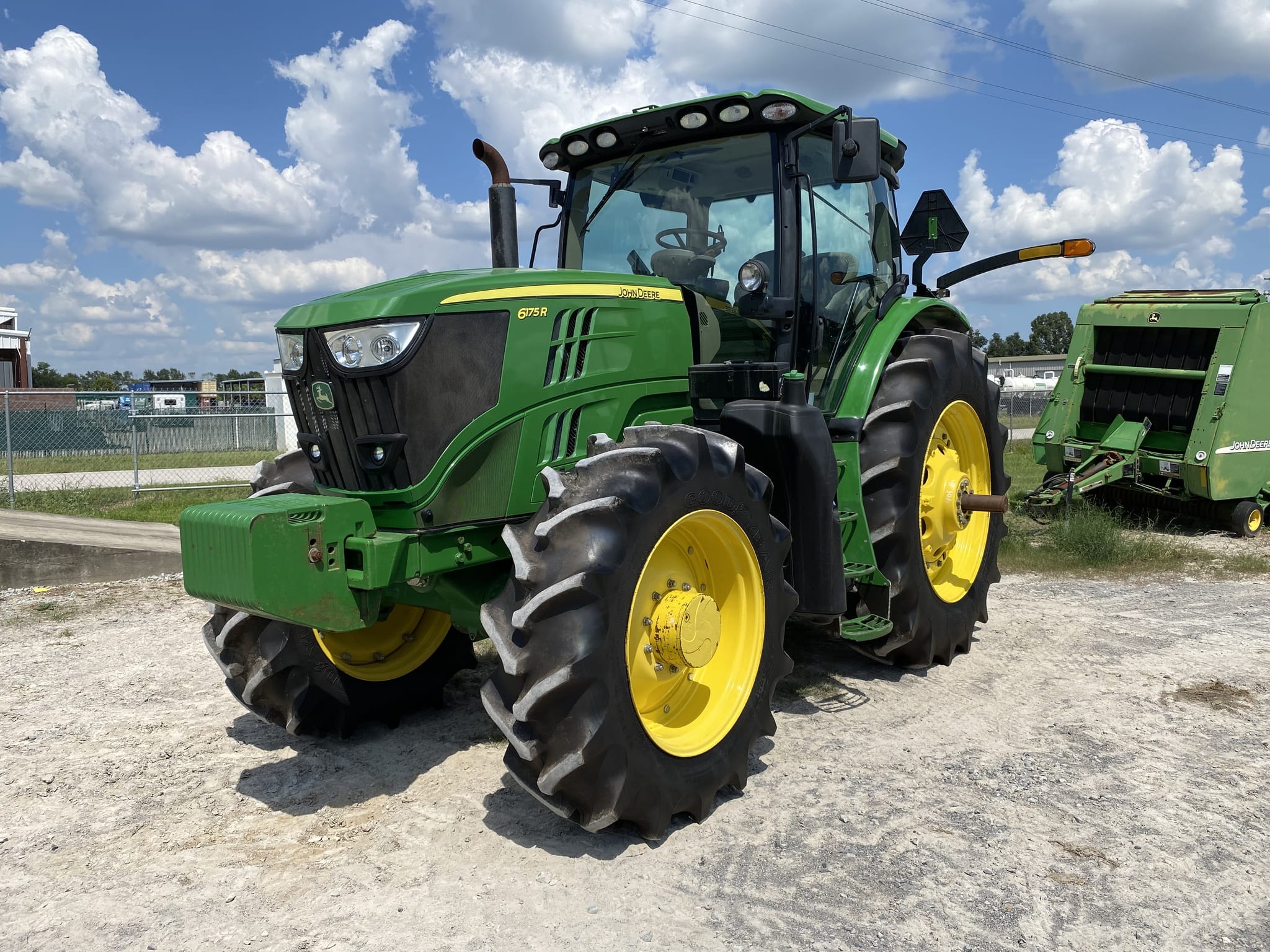 2020 John Deere 6175R Equipment Image0