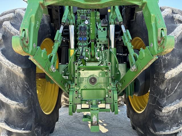 Image of John Deere 6230R equipment image 4