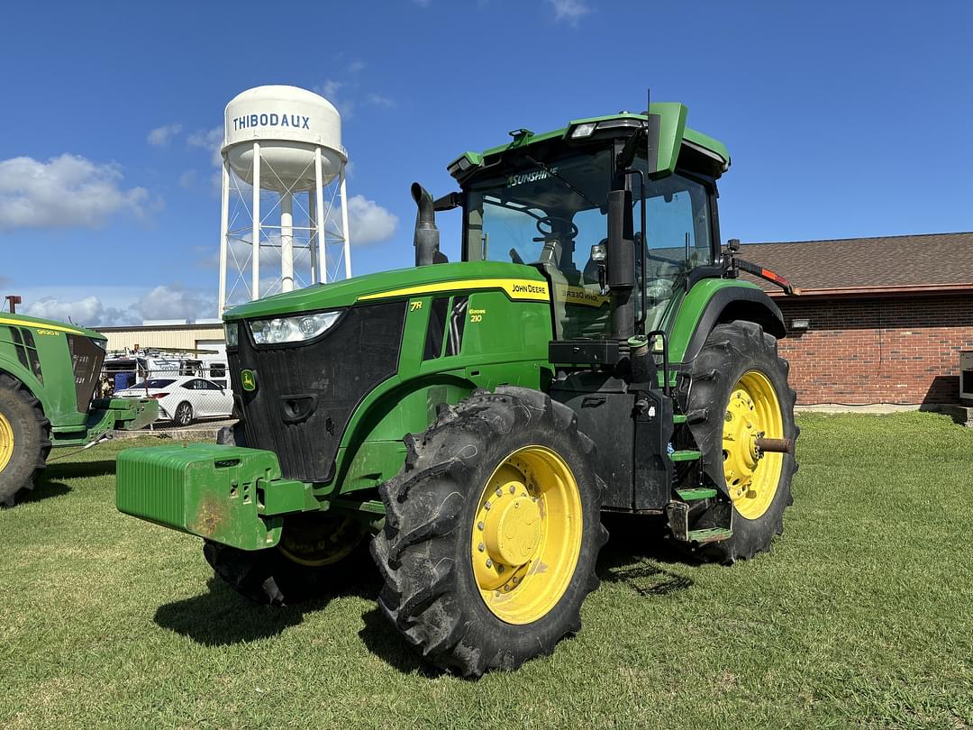 Image of John Deere 7R 210 Primary image