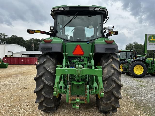 Image of John Deere 7R 210 equipment image 3