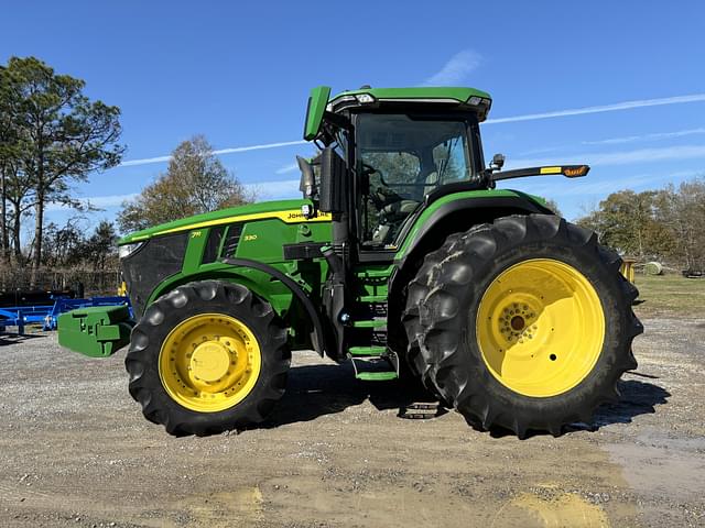 Image of John Deere 7R 330 equipment image 1