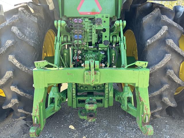 Image of John Deere 7R 330 equipment image 4