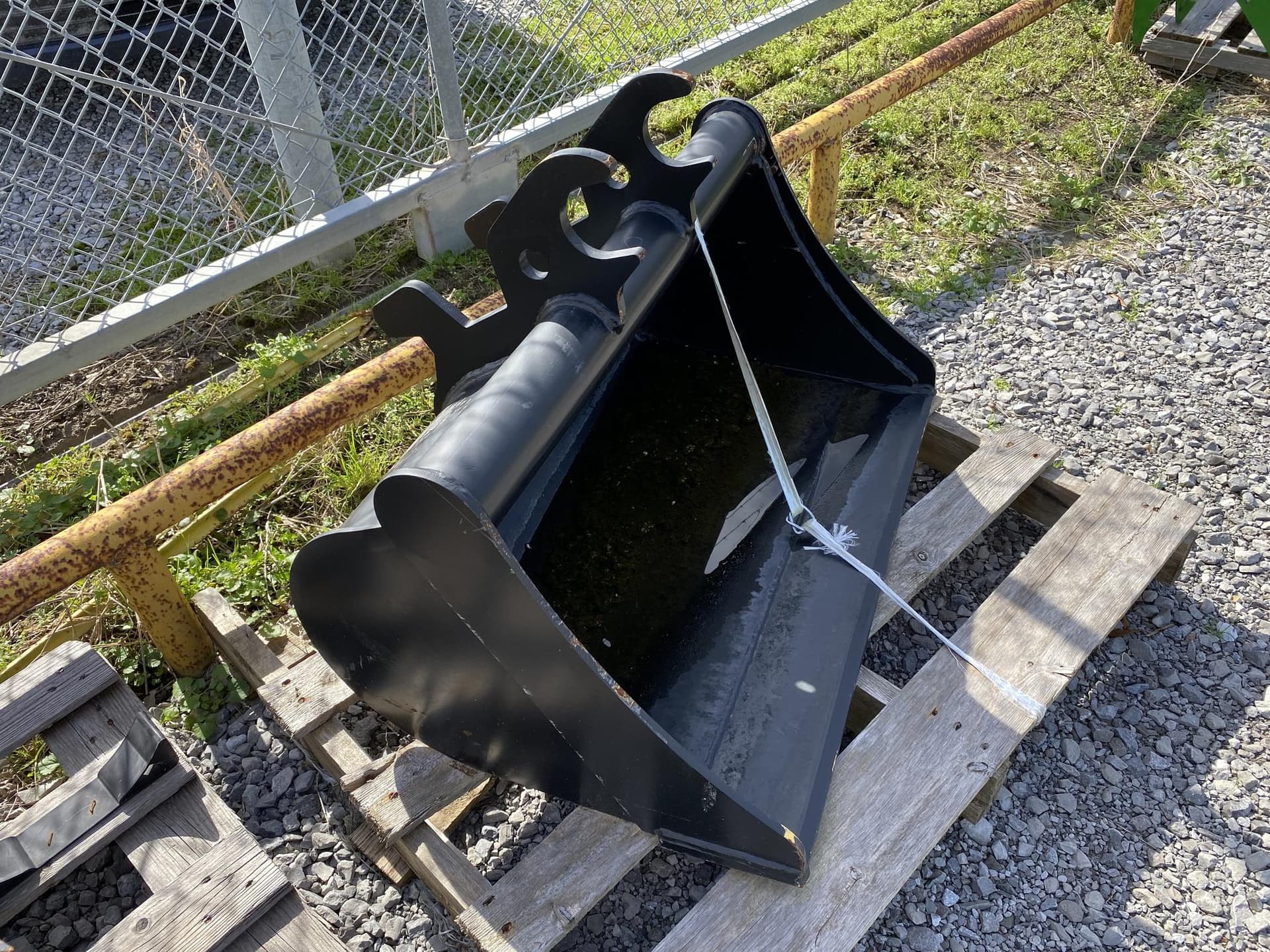 2020 John Deere Mini Excavator Bucket Construction Attachments for Sale