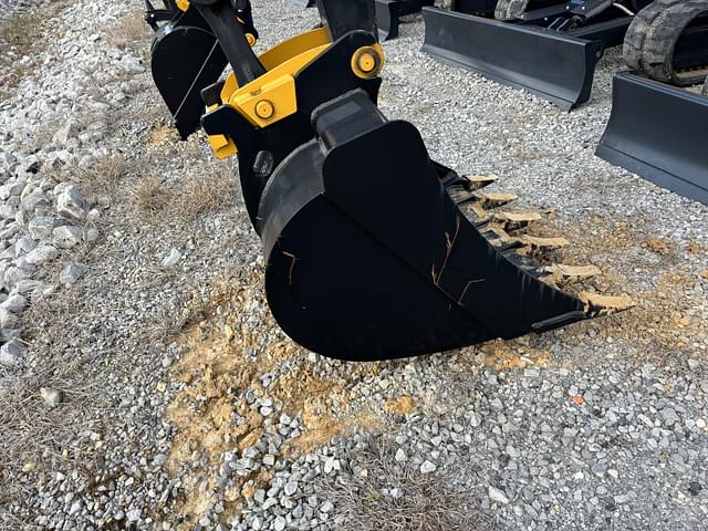 Image of John Deere Excavator Bucket equipment image 3